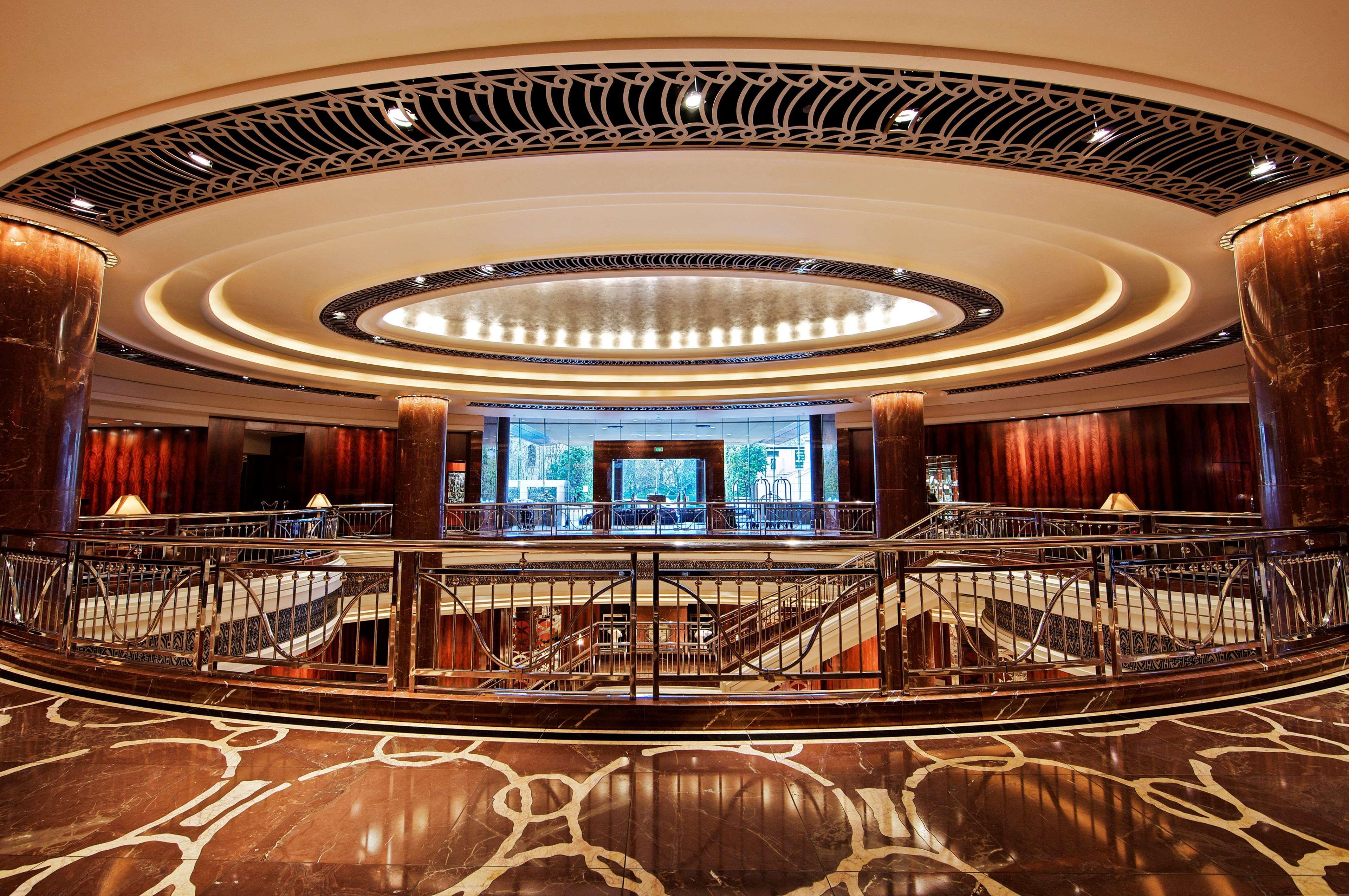 بارك حياة ملبورن المظهر الخارجي الصورة The lobby of the Ritz-Carlton, Dubai