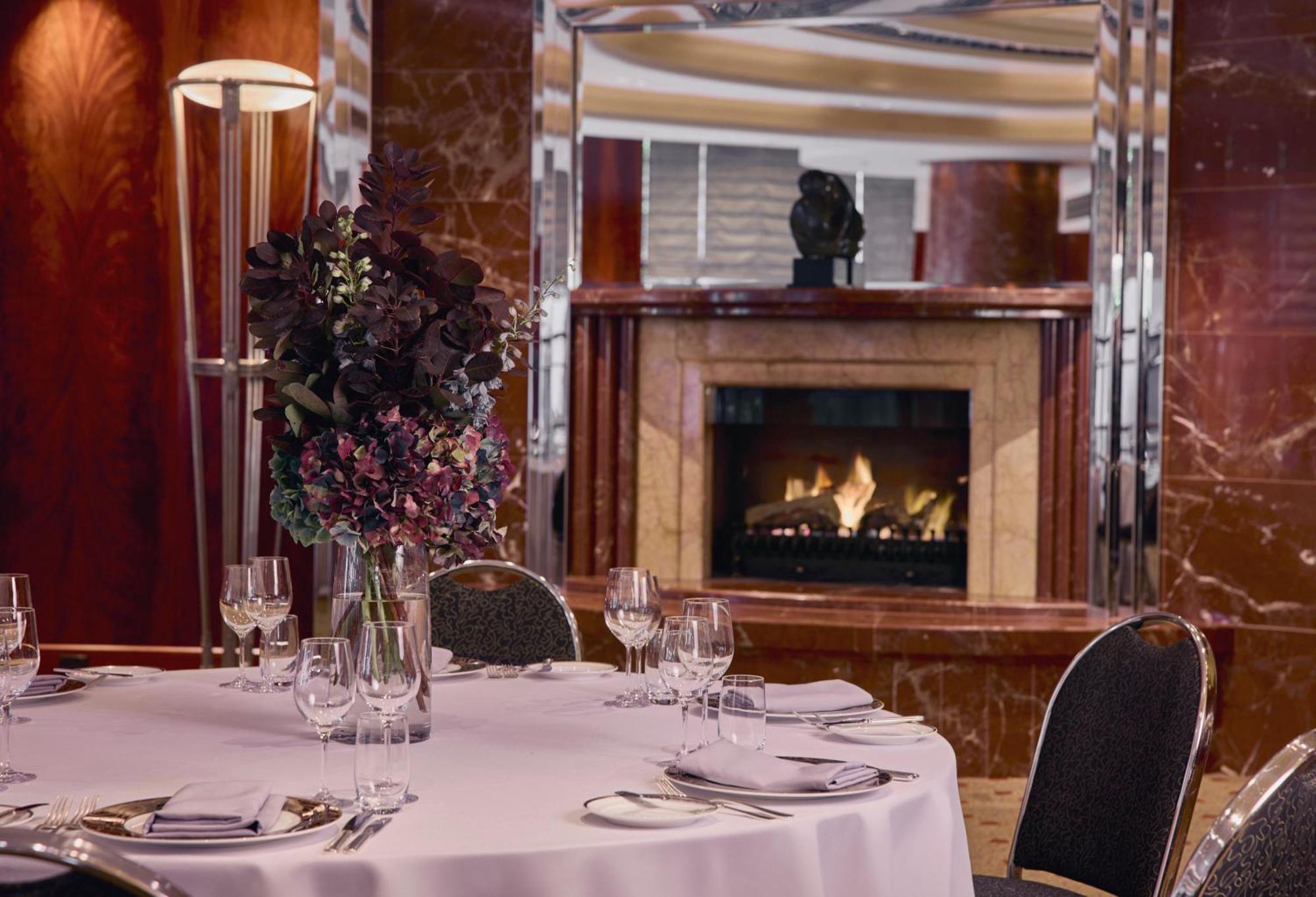بارك حياة ملبورن المظهر الخارجي الصورة The fireplace in the restaurant